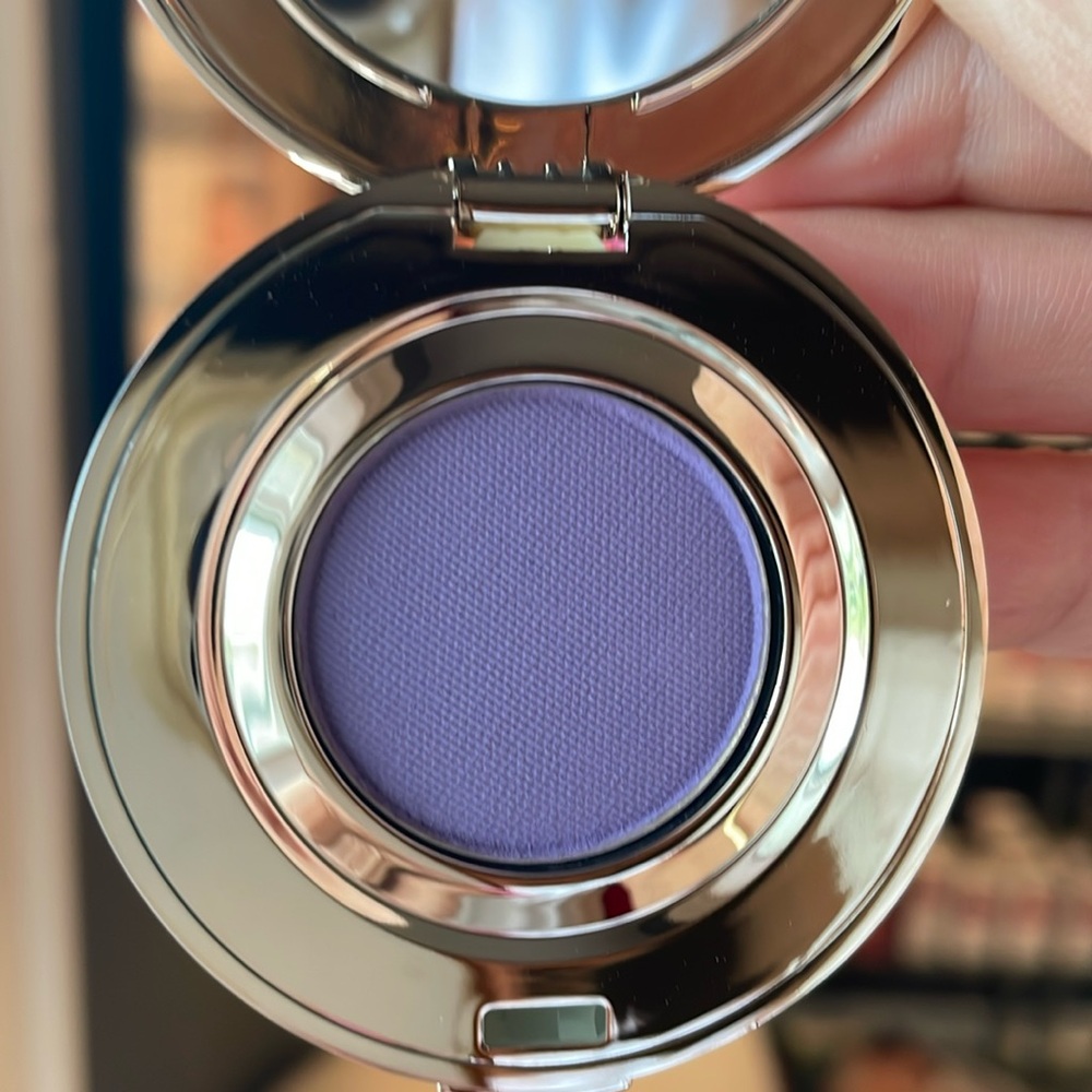 Eye shadow